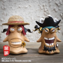 Den Den Mushi: Red-Haired Shanks & Blackbeard