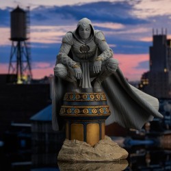 Moon Knight Gallery - Moon Knight Figure (Diamond Select Toys)