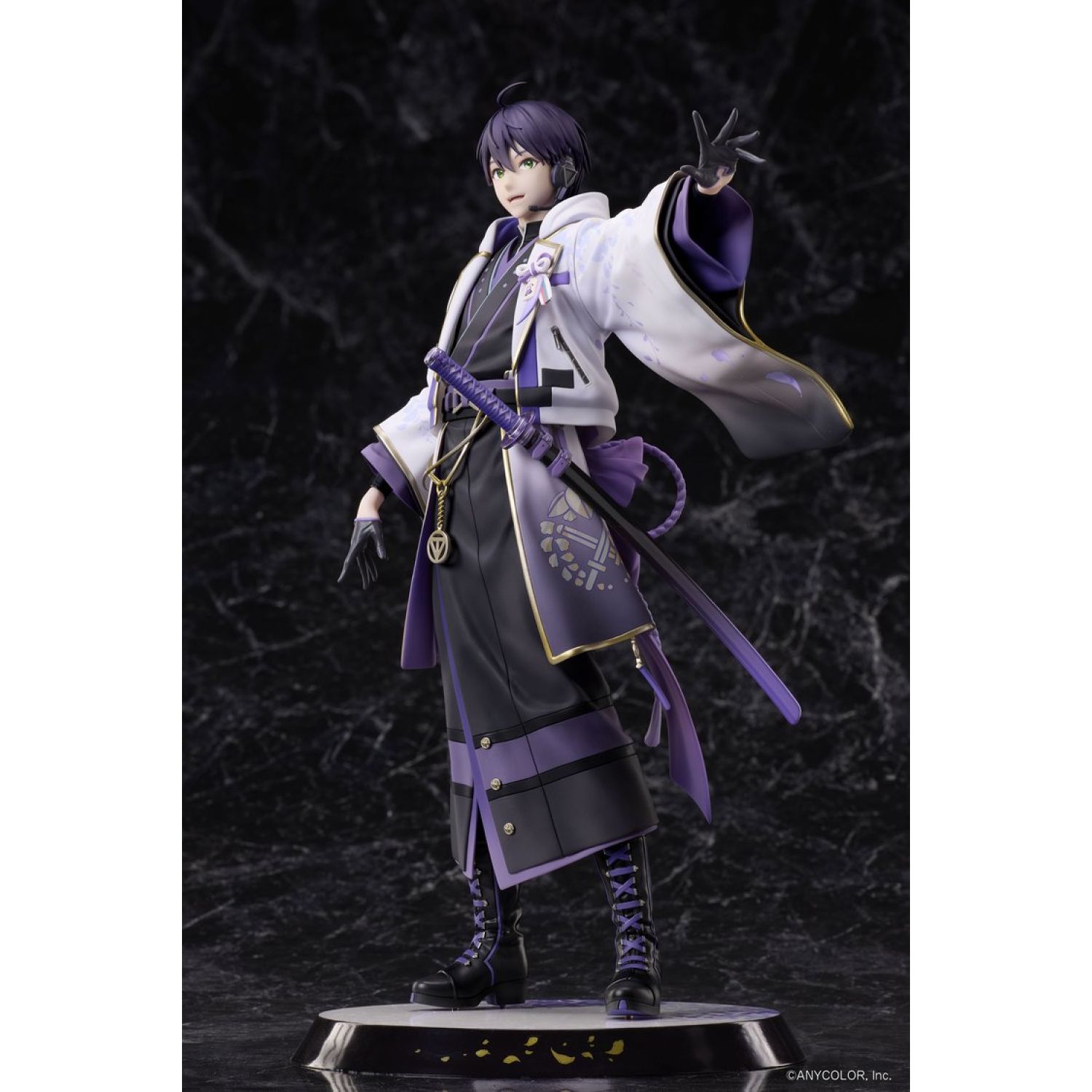 SU ORDINAZIONE Nijisanji PVC Statue 1/7 Kenmochi Toya 26 cm *PREZZO SPECIALE* main image 0