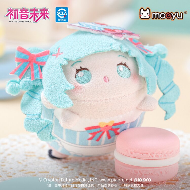 Hatsune Miku "Sweet Intertwining" Lying/Posed Plush Magnetic Keychain/Bag Charm (Moeyu)